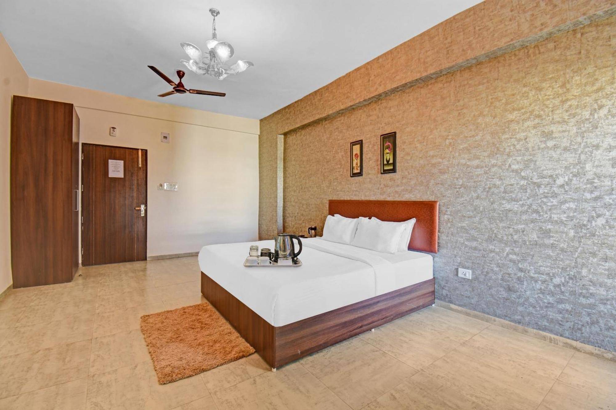 Townhouse Classio Suites Shirdi Ngoại thất bức ảnh