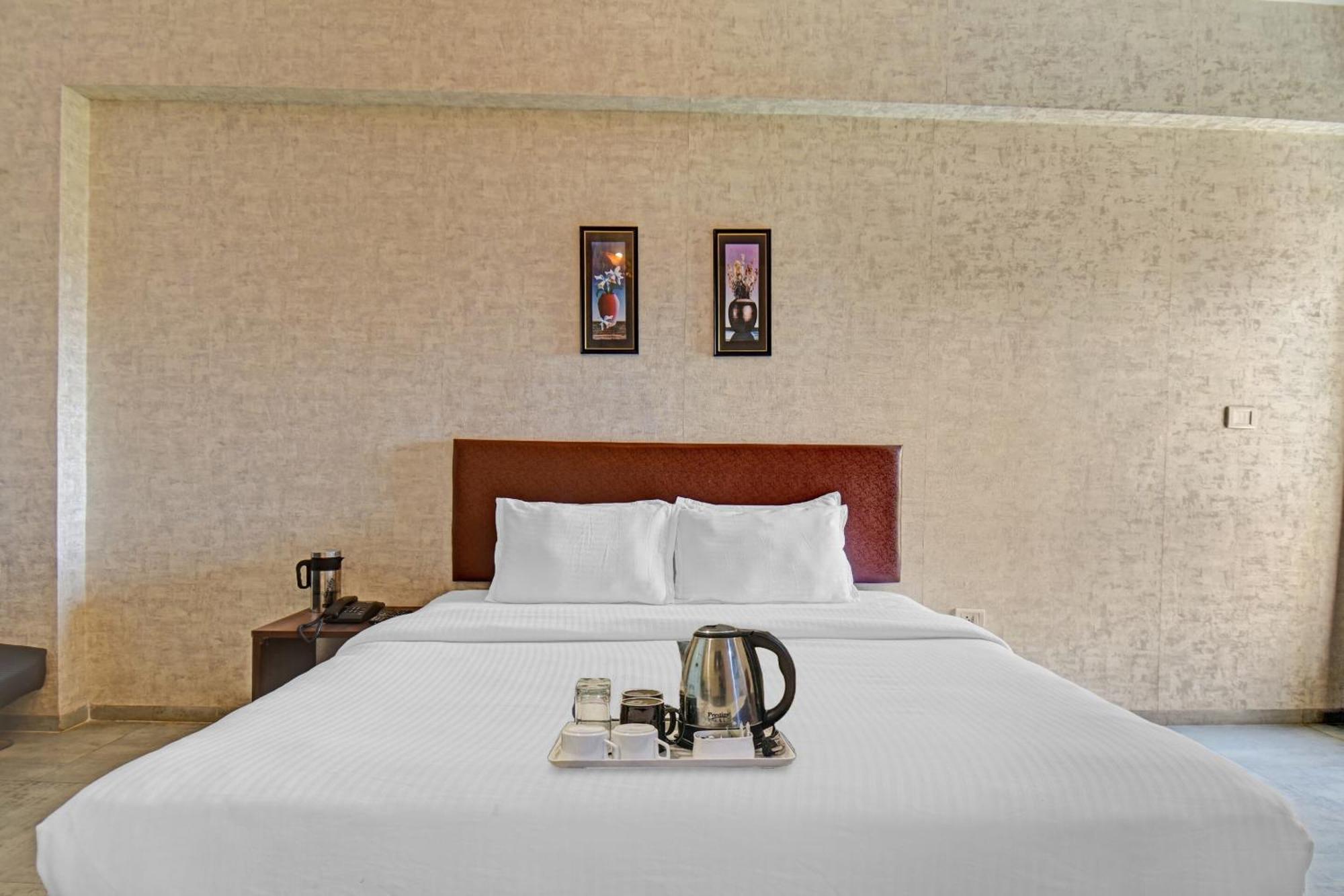 Townhouse Classio Suites Shirdi Ngoại thất bức ảnh