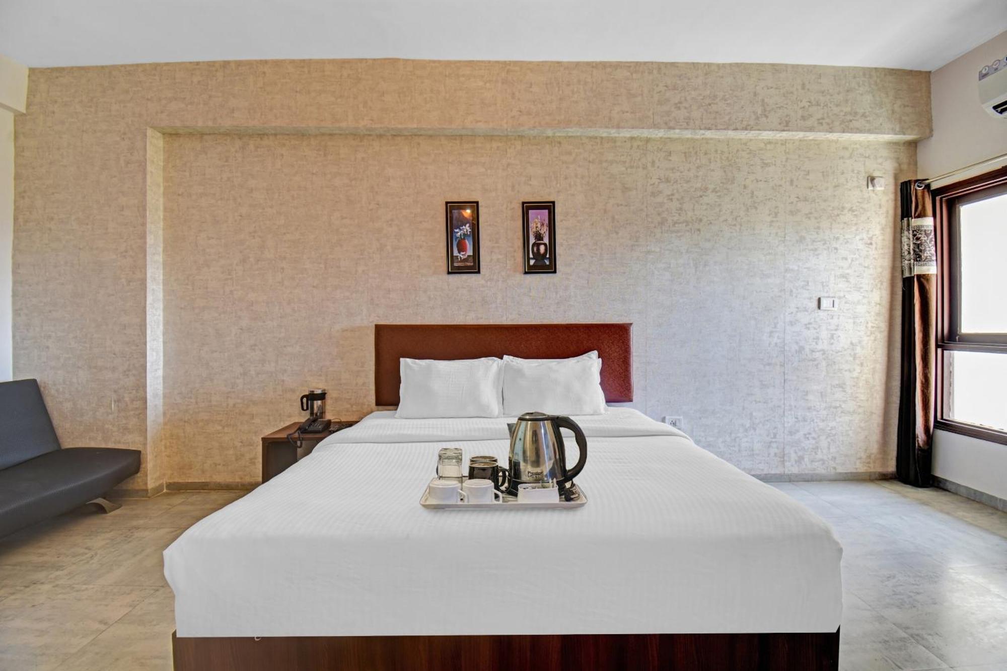 Townhouse Classio Suites Shirdi Ngoại thất bức ảnh