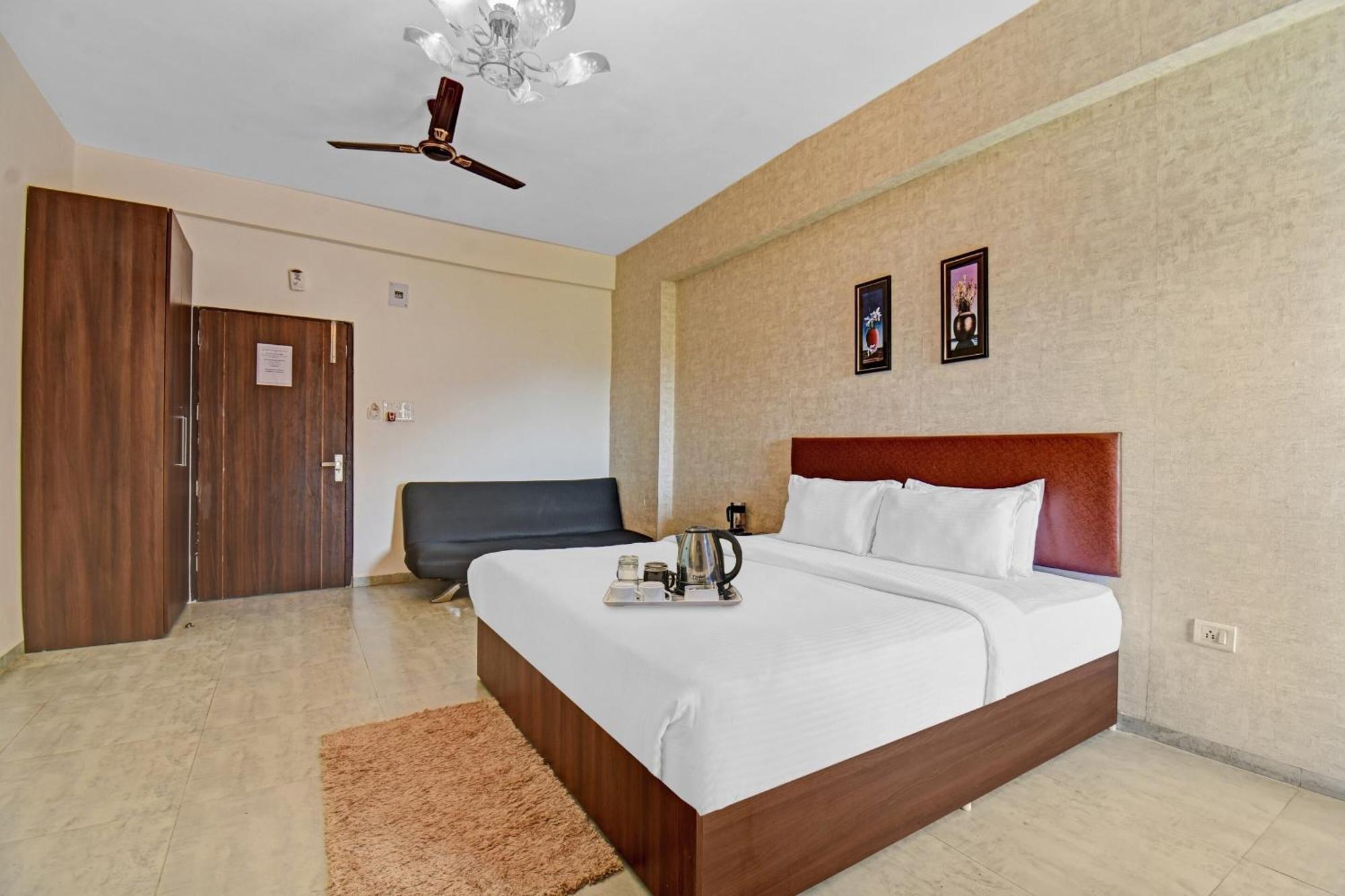 Townhouse Classio Suites Shirdi Ngoại thất bức ảnh